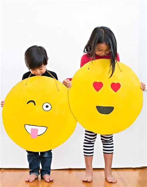 Easy Diy Cardboard Emoji Costume
