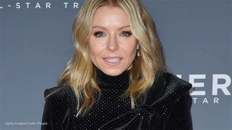 Although she's widely known for her signature blonde hair, we recently discovered that she was a brunette when she first launched her career. Kelly Ripa shares her secret to covering up gray hair ...