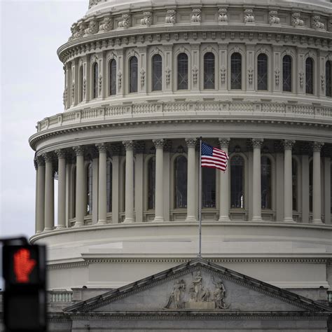 white house asks congress to pass spending bill to avert shutdown