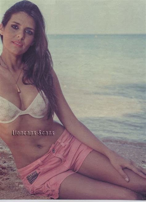 Quando tudo desaparecer é só a alma que fica, o fado é a canção da alma, algo que não se. Cuca Roseta de biquini (2015) - Boas.pt - Celebridades e ...