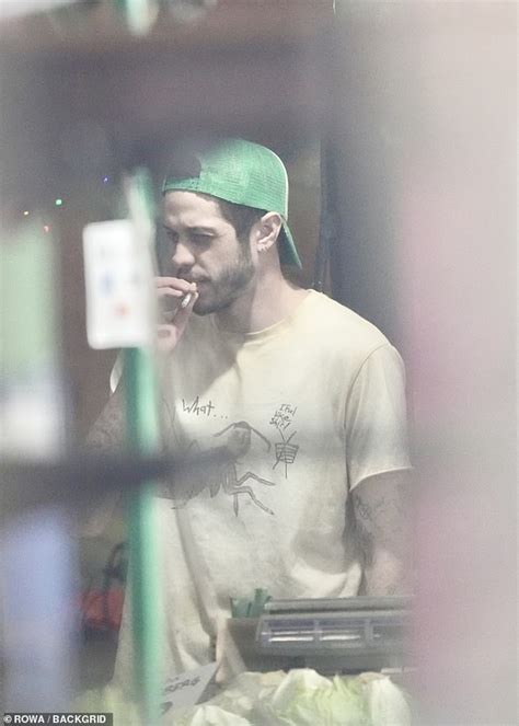 Pete Davidson Dresses Down As He Films Scenes In Cairns For The Comedy