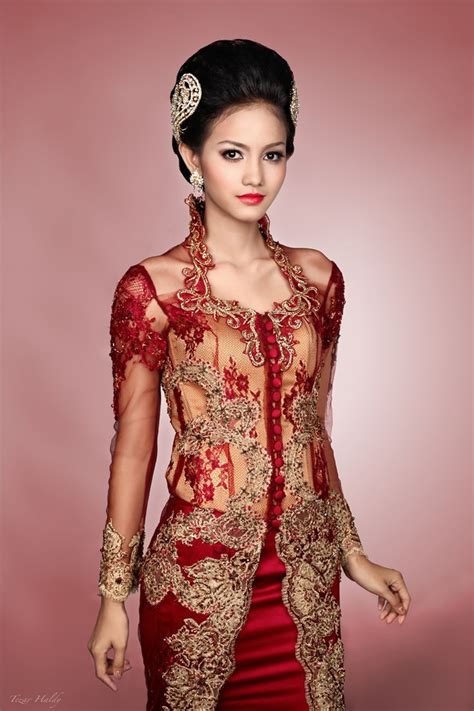 Baju Kebaya Modern Merah Phil Greene