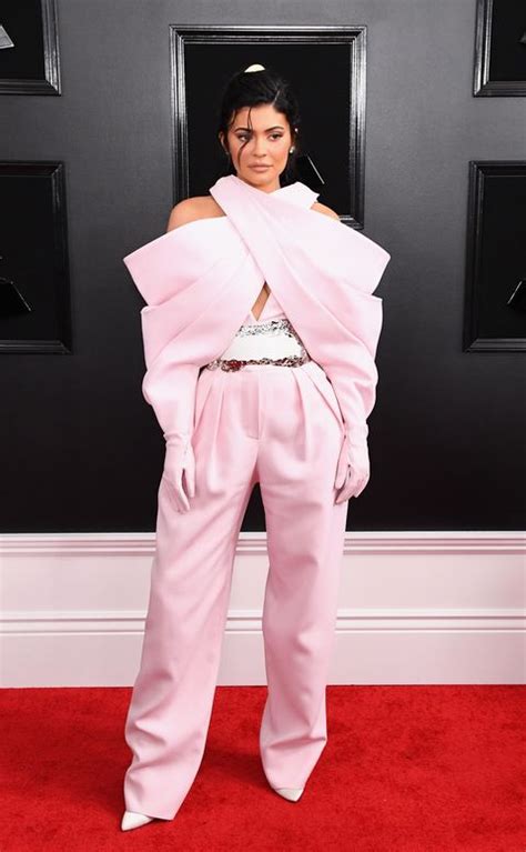 Kylie Jenner Wears Pink And Kisses Travis Scott On The Grammys 2019 Red