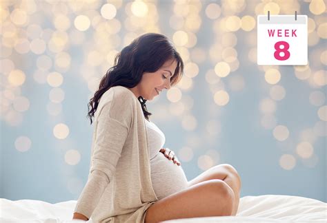 8 सप्ताह की प्रेग्नेंसी लक्षण शिशु का आकार व शारीरिक परिवर्तन 8 Weeks Pregnant In Hindi