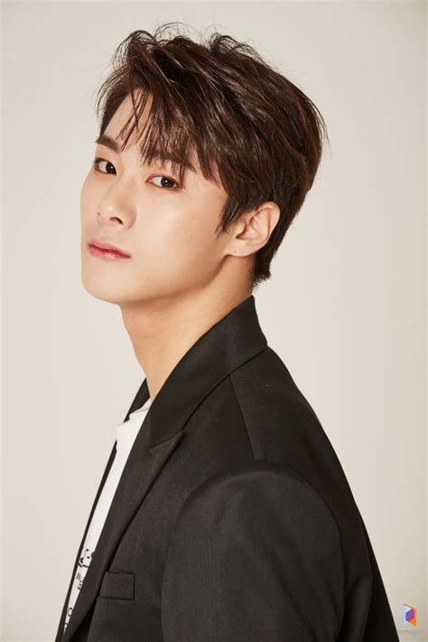 Astro's Moon Bin Adds Energy To Youth Drama "Eighteen Moments"