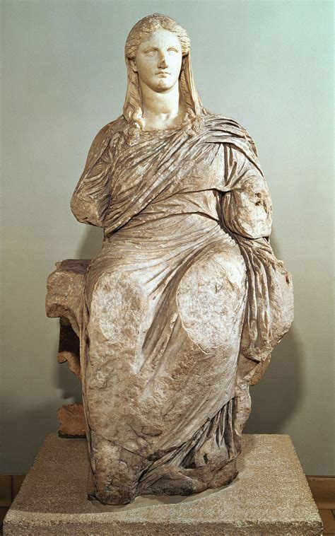 As there are so many greek gods and goddesses in mythology on this page i am just going to concentrate on the twelve main olympians. 12 Greek Gods and Goddesses | Britannica.com