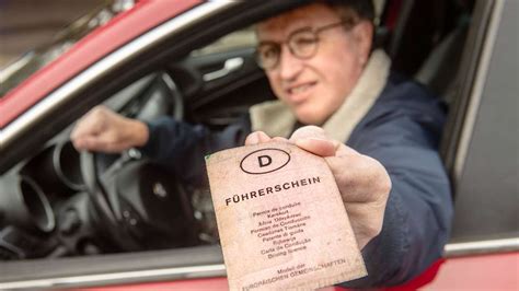 Führerschein abgeben, Deutschlandticket erhalten: Tauschangebot gilt