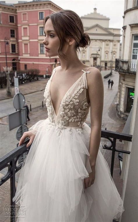 25 Fahionable Tiered Tulle Wedding Dresses Weddingomania
