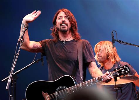 Dave Grohl Invites Five Year Old Foo Fighters Fan Onstage To Celebrate His First Ever Gig The