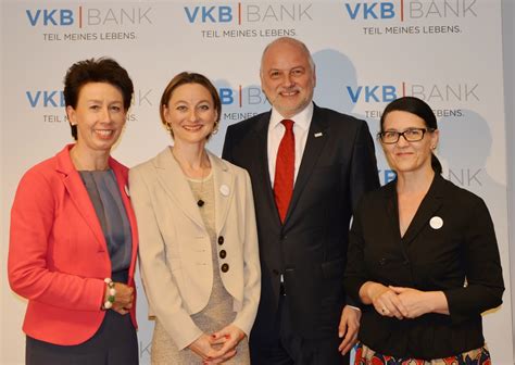 Raiffeisenlandesbank landstrasse 26 linz donau, 4020 "Mutmacherinnen" feierten in der VKB-Bank in Linz - Linz