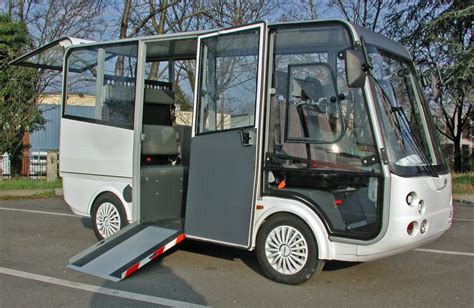 Electric Vehicles Solutions For Site Seeing And Staff Transportation