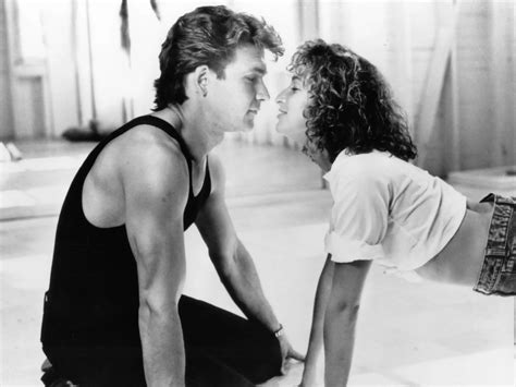 Jennifer Grey wishes she could apologize to her 'Dirty Dancing' costar