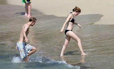 Tamil Pic Gallery Emma Watson Wardrobe Malfunction Jamaica Beach