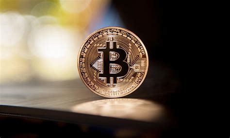 Find historical and current bitcoin prices in this very accurate chart (updated every minute). Bitcoin soars above $2,400 to all-time high | Daily Mail ...