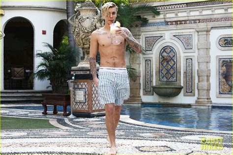 Justin Bieber Goes Shirtless For A Swim At The Versace Mansion Photo 3528453 Justin Bieber