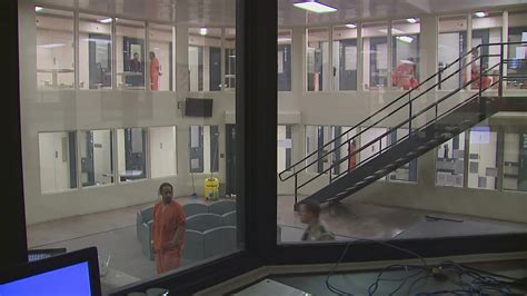 Scott County Jail Sees Covid 19 Outbreak Among Inmates Staff