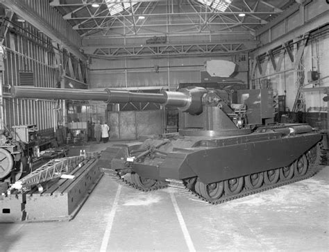 The Fv4005 Stage 1 This Tank Fired A Massive 183mm Hesh Shell With