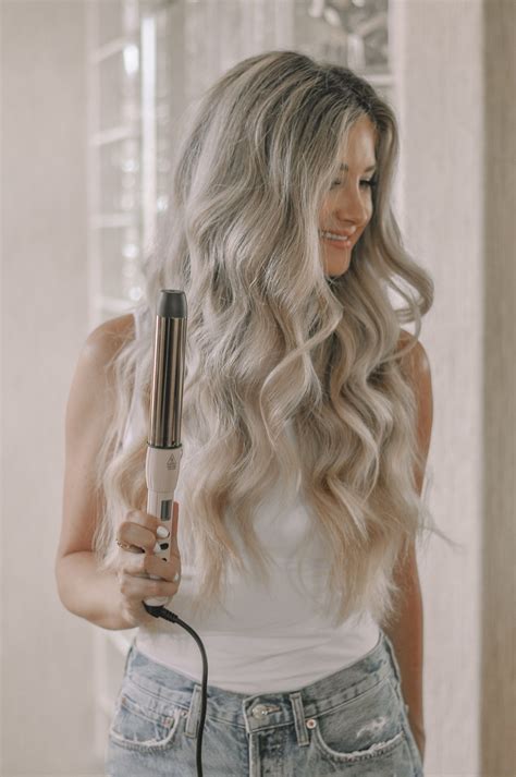 How To Get Perfect Beachy Waves Kristy By The Sea Beachy Waves Long