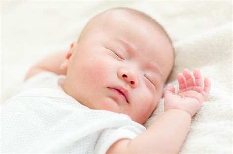 Terapi uap untuk bayi akan sangat mudah dalam mengobati bayi yang sedang menderita flu maupun batuk berdahak yang mengganggu aktifitas bayi. Yuk, Ketahui Penyebab Kepala Bayi Tidak Rata dan Cara ...
