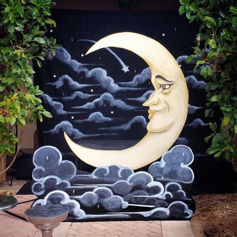 Get Celestial With A Paper Moon Photo Booth Diy Photo Booth Photo