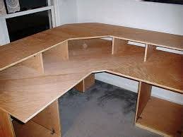 I made a similar one a long time ago and it got thrown out. Image result for hAM RADIO DESK RACK MOUNT | Diy corner ...