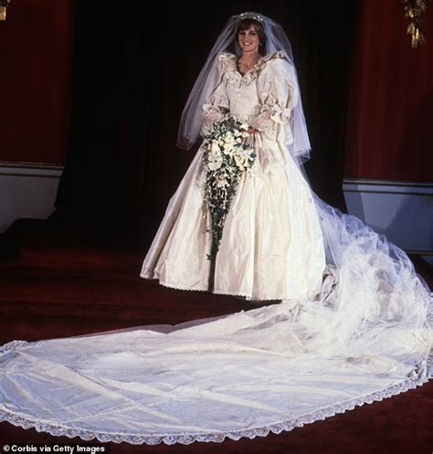 Princess Dianas Wedding Dress Goes On Display At Kensington Palace
