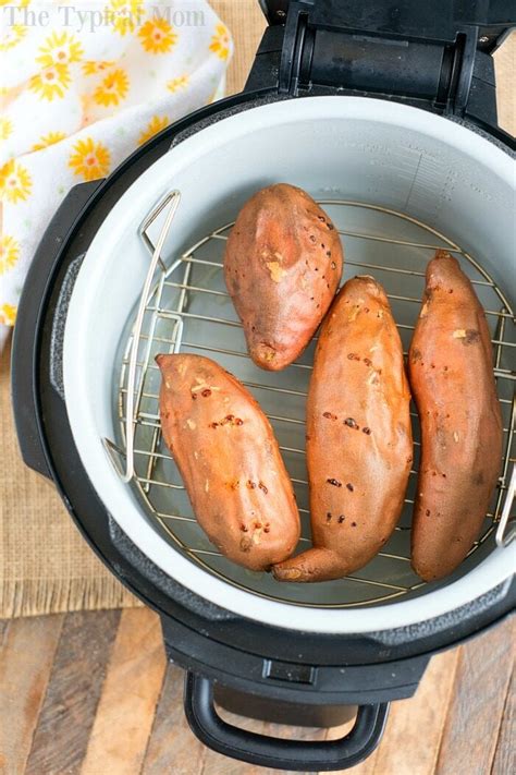 Brush potatoes with oil and sprinkle with kosher salt. Sweet Potato in the Air Fryer - Ninja Foodi Sweet Potatoes