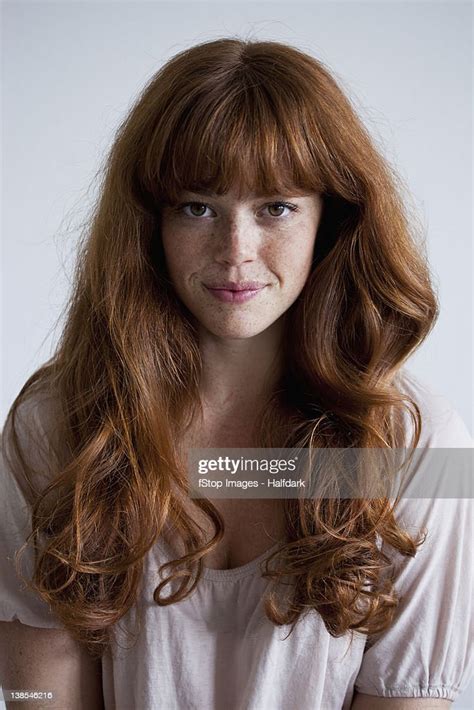 A Beautiful Young Red Haired Woman Portrait Stock Foto Getty Images