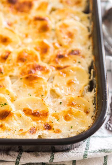 Mom S Homemade Scalloped Potatoes Recipe An Easy Side Dish Scalloped Potato Recipes