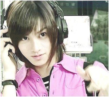 Ku toleh ke belakang ada kamu. Cinanthi Heedictator: About Kim Heechul ;)
