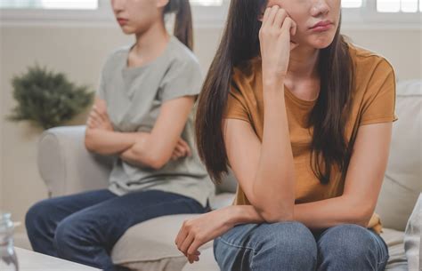 When Siblings Fall Out Coping With Sibling Estrangement Psychologies