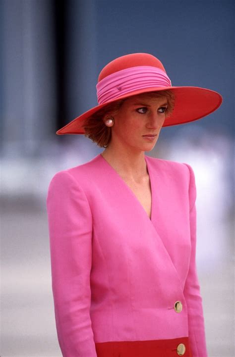 Bekijk meer ideeën over diana auto princes diana. 50 Rare Photos of Princess Diana That Reveal What Her Life ...