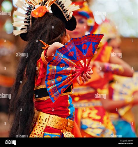 Asian Travel Background Group Of Beautiful Balinese Dancer Women In