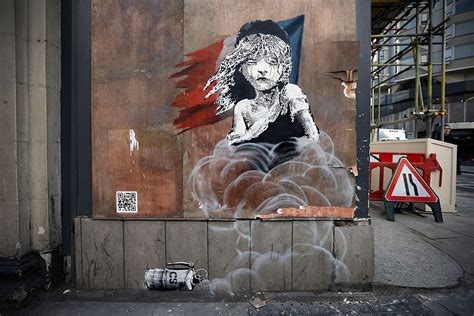 Бэнкси Биография самого известного граффити художника Banksy личность фото работ