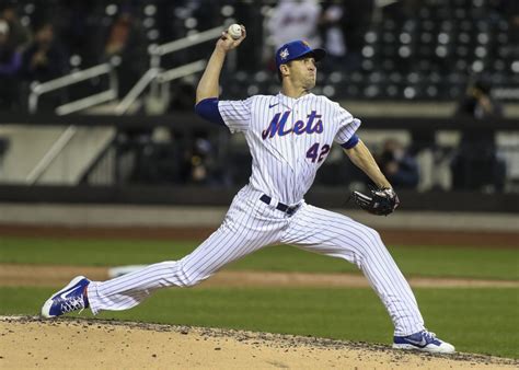 Mlb Roundup Degrom Strikes Out Career High 15 In Mets Win