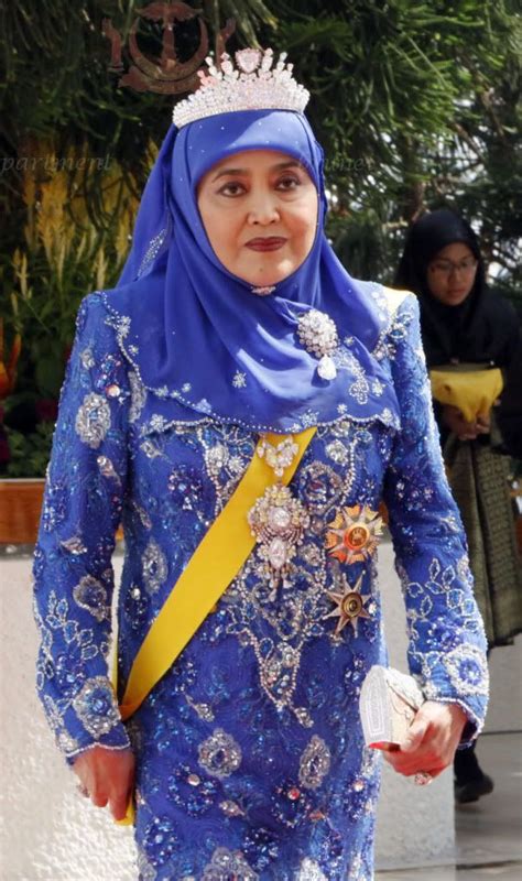 Queen Saleha Of Brunei Royal Tiaras Women Brunei
