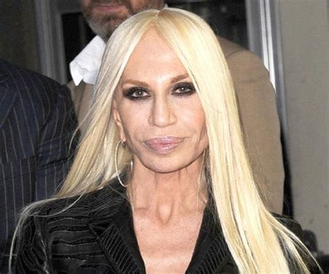 This biography offers a glimpse of her childhood, career, achievements and timeline. Donatella Versace Biography - Childhood, Life Achievements ...