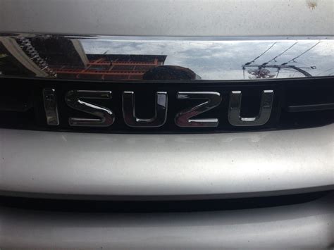 Logo Emblem Red Logo Front Isuzu For Isuzu Mu X Ute 2012 2014 Genuine