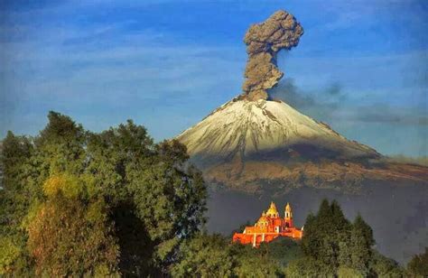 Volcan Popocatepetl en Mexico. | Volcanes, Volcán ... It would be nice if places that have a big parking lot and a small convenience store also had a bathroom, even if it is a.