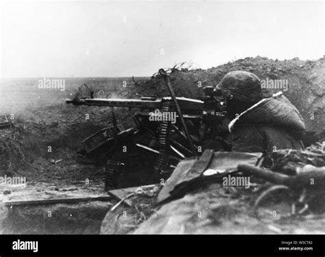 Mg42 Soldier Hi Res Stock Photography And Images Alamy