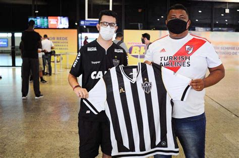 Atlético mineiro 'galo forte vingador'. Fotos da chegada de Nacho Fernández, reforço do Atlético ...