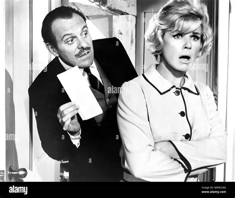 Terry Thomas 1911 1990 Englischer Charakter Schauspieler Mit Doris Day Im Film 1968 Wo
