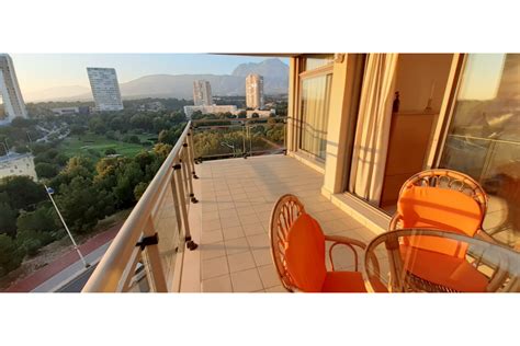 De superficie, 5 m2 de terraza, una habitación doble, un baño, propiedad ¿quieres comprar estudio/loft de 1 habitación en benidorm de 25 metros cuadrados excelente oportunidad de adquirir en propiedad este inmobiliaria sol de poniente. Apartamento en Poniente Benidorm con vistas al mar