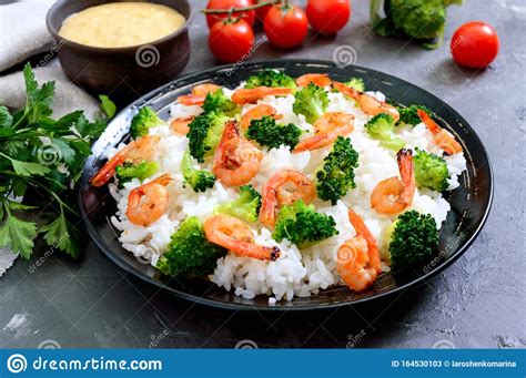 I basically reformed my old chicken alfredo recipe into something yummy and clean eating with protein and alter your own recipe to you personal taste. Shrimp Alfredo With Cream Cheese And Broccoli : How to ...