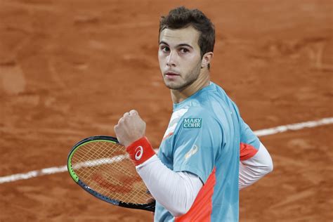 Professional tennis player on @atptour youth olympic champion toulouse ⚫️ @asicstennis @wilsontennis business inquiries : Hugo Gaston, le jeune champion qui monte