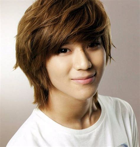 Korean hairstyles for men are trendy and versatile. This was the most popular male K-pop hairstyle 10 years ...