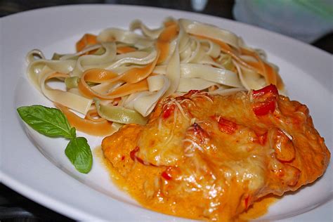 Jede menge paprika und zwiebeln schälen (ja, ich schäle fleissig meine paprika. Paprika-Sahne-Hähnchen von Sister | Chefkoch.de