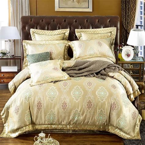 2018 Golden Luxury Royal Style Bedding Set Silk Cotton Jacquard 46pc