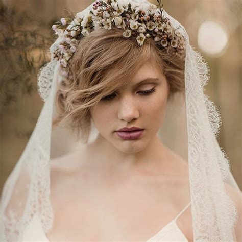 39 Bridal Hairstyles With Crown And Veil
