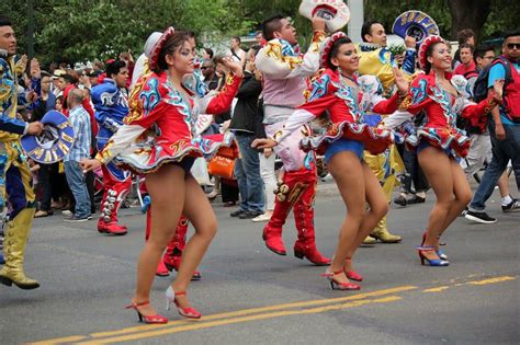 Caporales Danza Folklórica De Bolivia Latinos En El Mundo Fashion Lady Cover Up